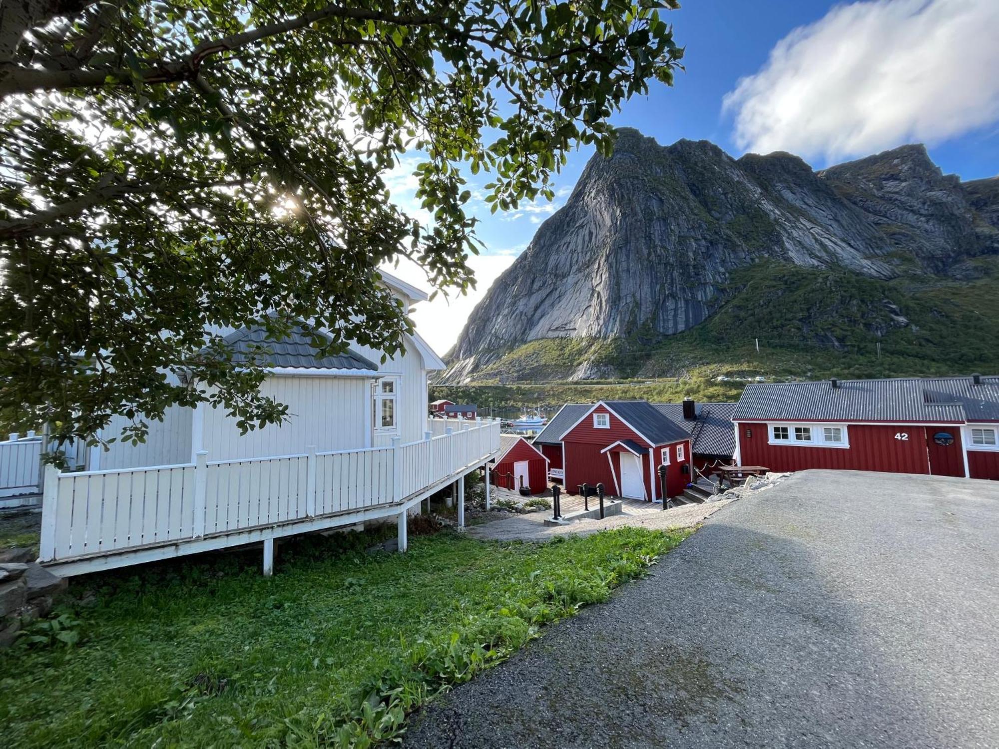 Husly Reine - Your Home With Reinebringen View Buitenkant foto