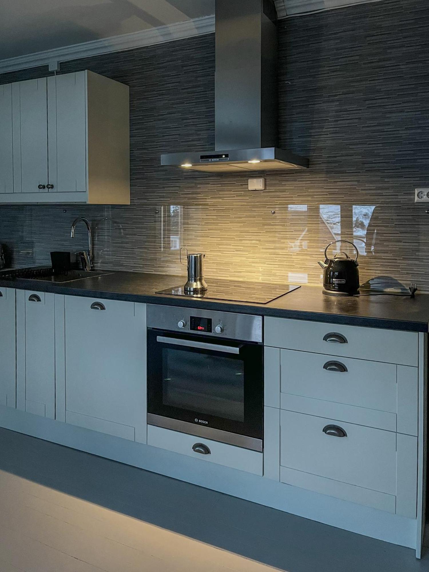 Husly Reine - Your Home With Reinebringen View Buitenkant foto