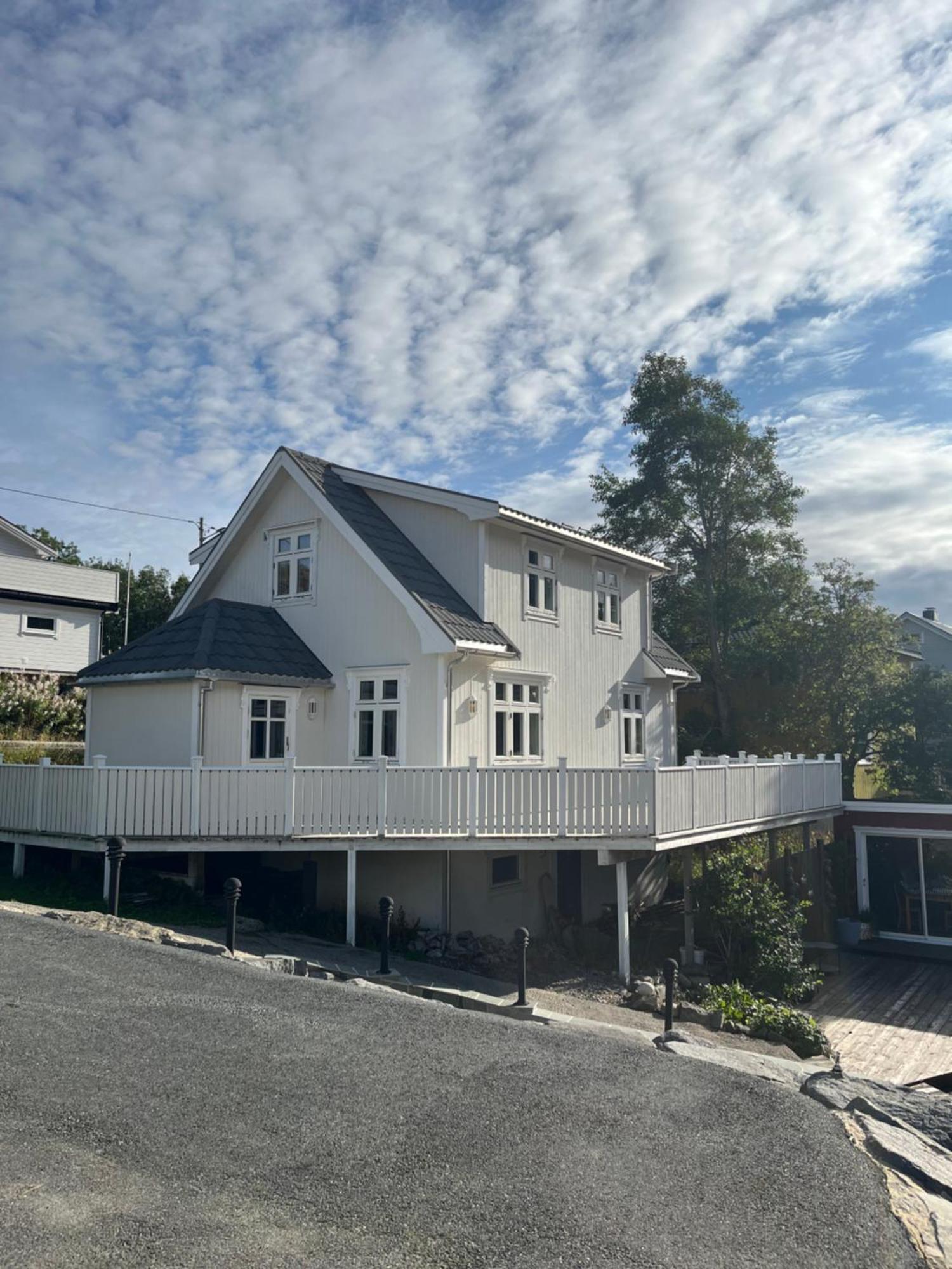 Husly Reine - Your Home With Reinebringen View Buitenkant foto