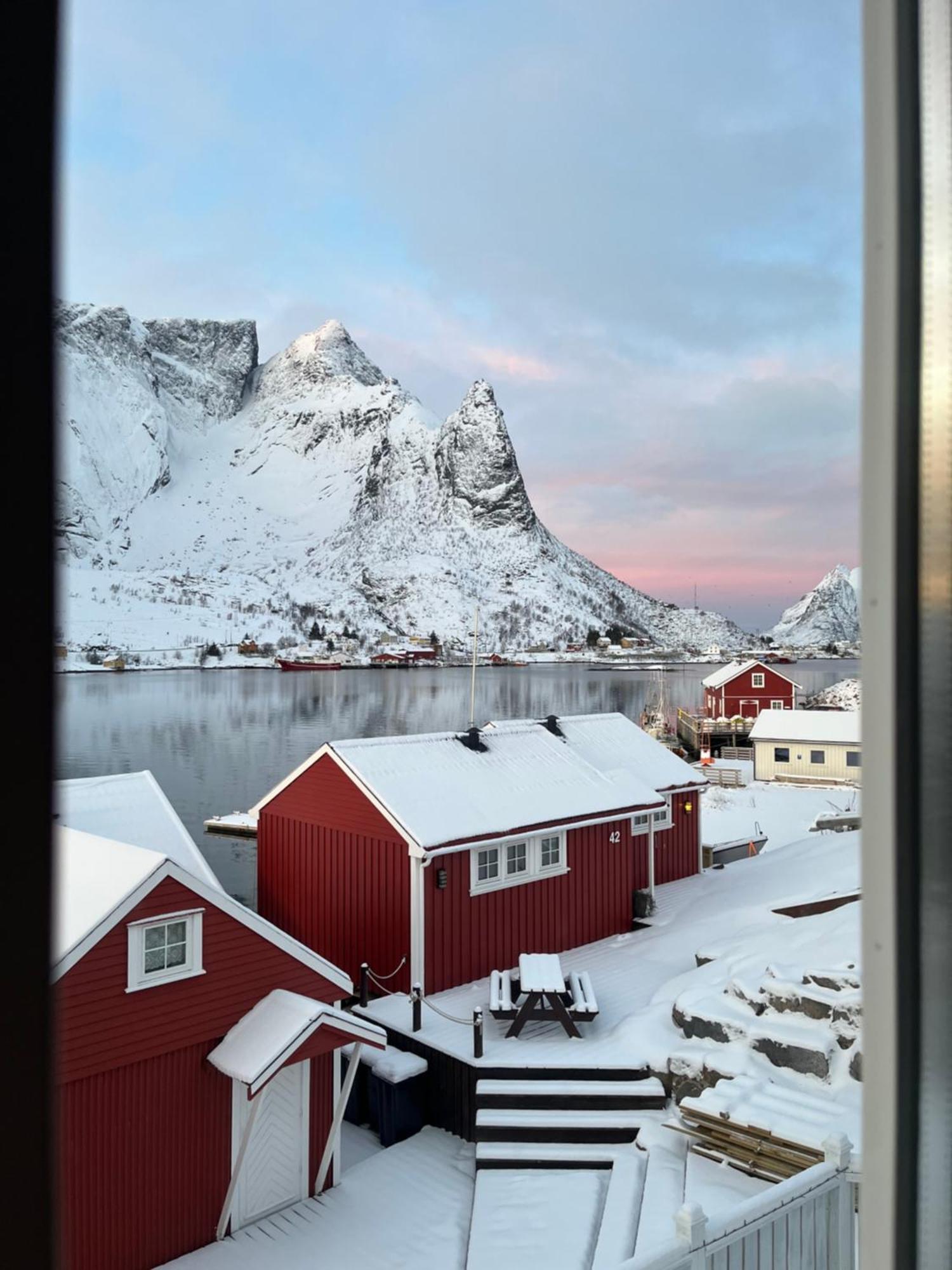 Husly Reine - Your Home With Reinebringen View Buitenkant foto