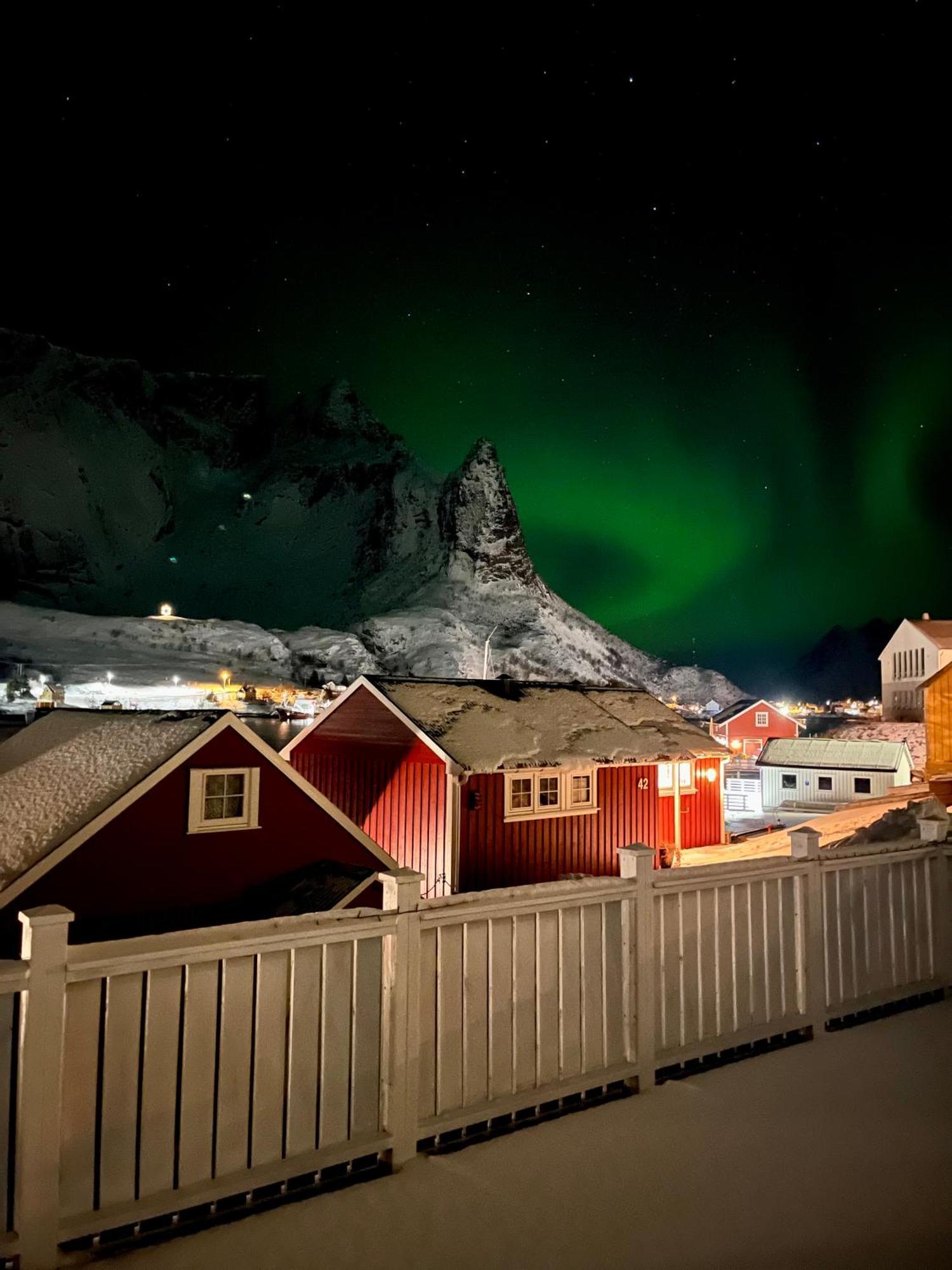 Husly Reine - Your Home With Reinebringen View Buitenkant foto