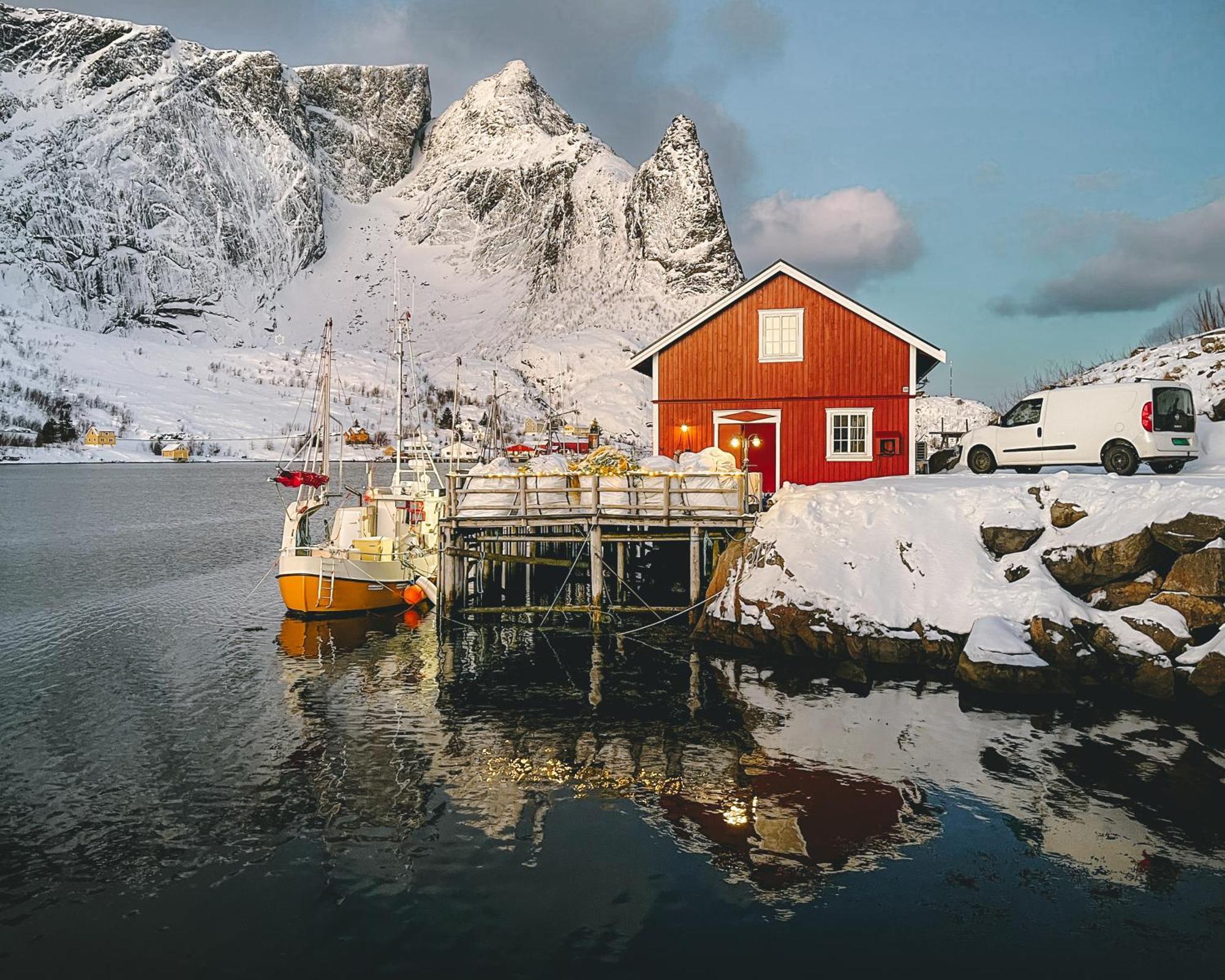 Husly Reine - Your Home With Reinebringen View Buitenkant foto